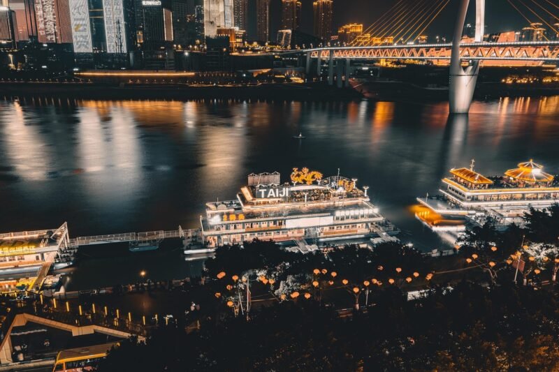 Descubre Golden City en Hoyo de Manzanares