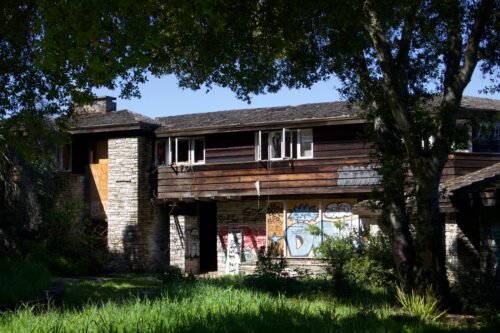 vecinos-critican-la-demolicion-de-la-casa-guzman